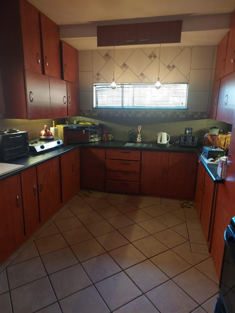 4 Bedroom Property for Sale in Lourenspark North West